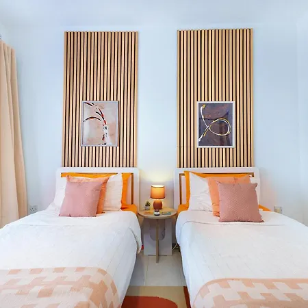 Spacious 2br Penthouse With A Large Front-terrace - Close To Bugibba Perched 公寓 *