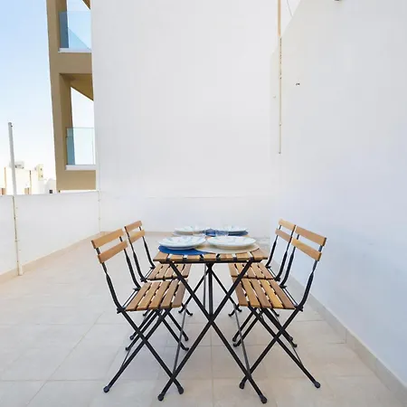 公寓 Spacious 2br Penthouse With A Large Front-terrace - Close To Bugibba Perched 圣保罗湾城