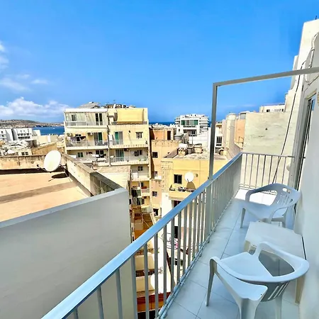 Spacious 2br Penthouse With A Large Front-terrace - Close To Bugibba Perched *