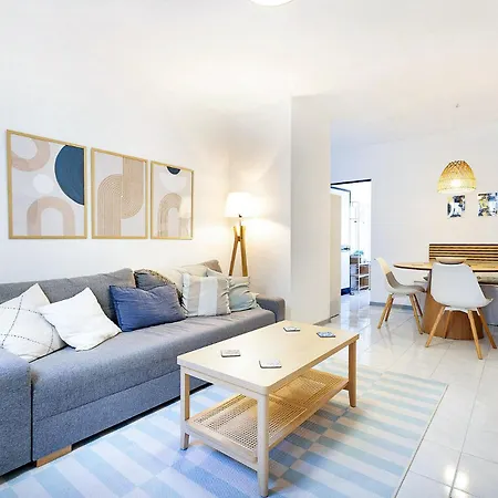 Spacious 2br Penthouse With A Large Front-terrace - Close To Bugibba Perched