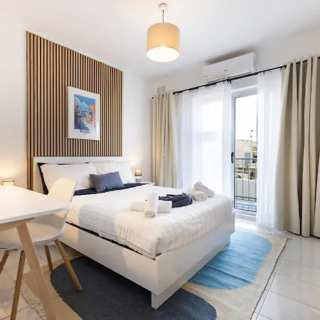 Appartamento Spacious 2br Penthouse With A Large Front-terrace - Close To Bugibba Perched