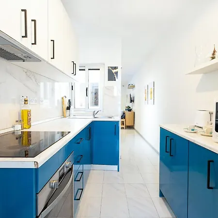 Spacious 2br Penthouse With A Large Front-terrace - Close To Bugibba Perched * San Pawl il-Baħar