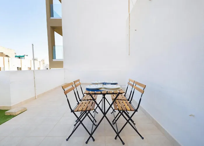 Apartment Spacious 2br Penthouse With A Large Front-terrace - Close To Bugibba Perched St. Paul's Bay