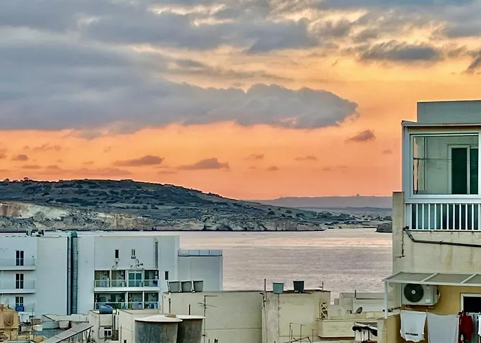 Spacious 2br Penthouse With A Large Front-terrace - Close To Bugibba Perched St. Paul's Bay